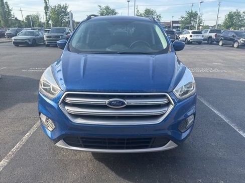 Used 2017 Ford Escape SE w/ Equipment Group 201A AWD/4WD image 3