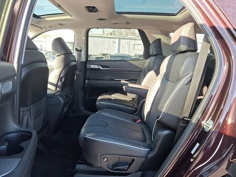 Used 2024 Hyundai Palisade Limited AWD/4WD image 10