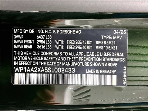 Used 2025 Porsche Macan 4 Electric image 35