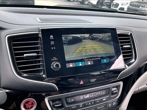 Used 2020 Honda Pilot Elite image 32
