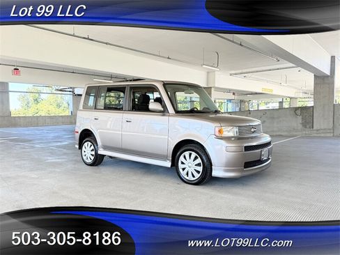 Used 2005 Scion xB FWD image 11