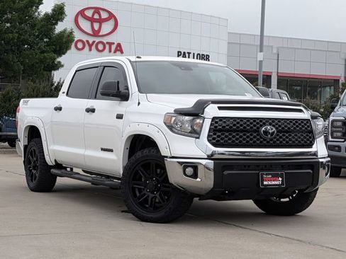 Used 2019 Toyota Tundra SR5 w/ SR5 Upgrade Package AWD/4WD image 2