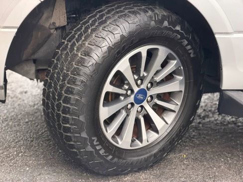 Used 2017 Ford Expedition XLT image 19