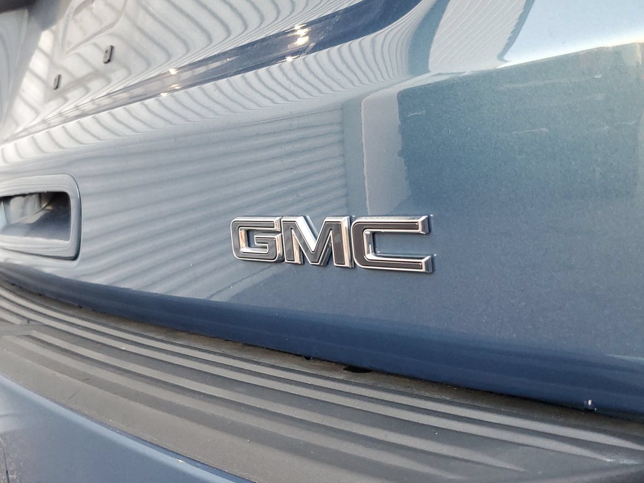 Used 2025 GMC Yukon XL Denali Ultimate AWD/4WD image 6