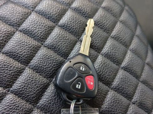 Used 2011 Toyota 4Runner SR5 image 34