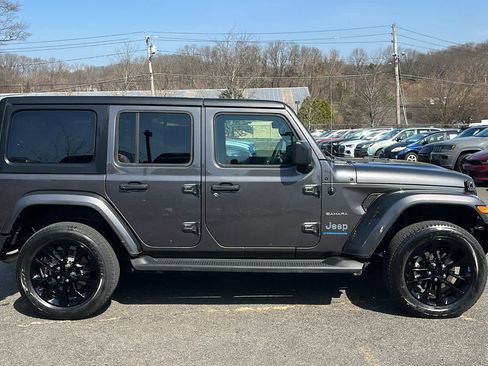 Used 2023 Jeep Wrangler Sahara w/ Cold Weather Group AWD/4WD image 7
