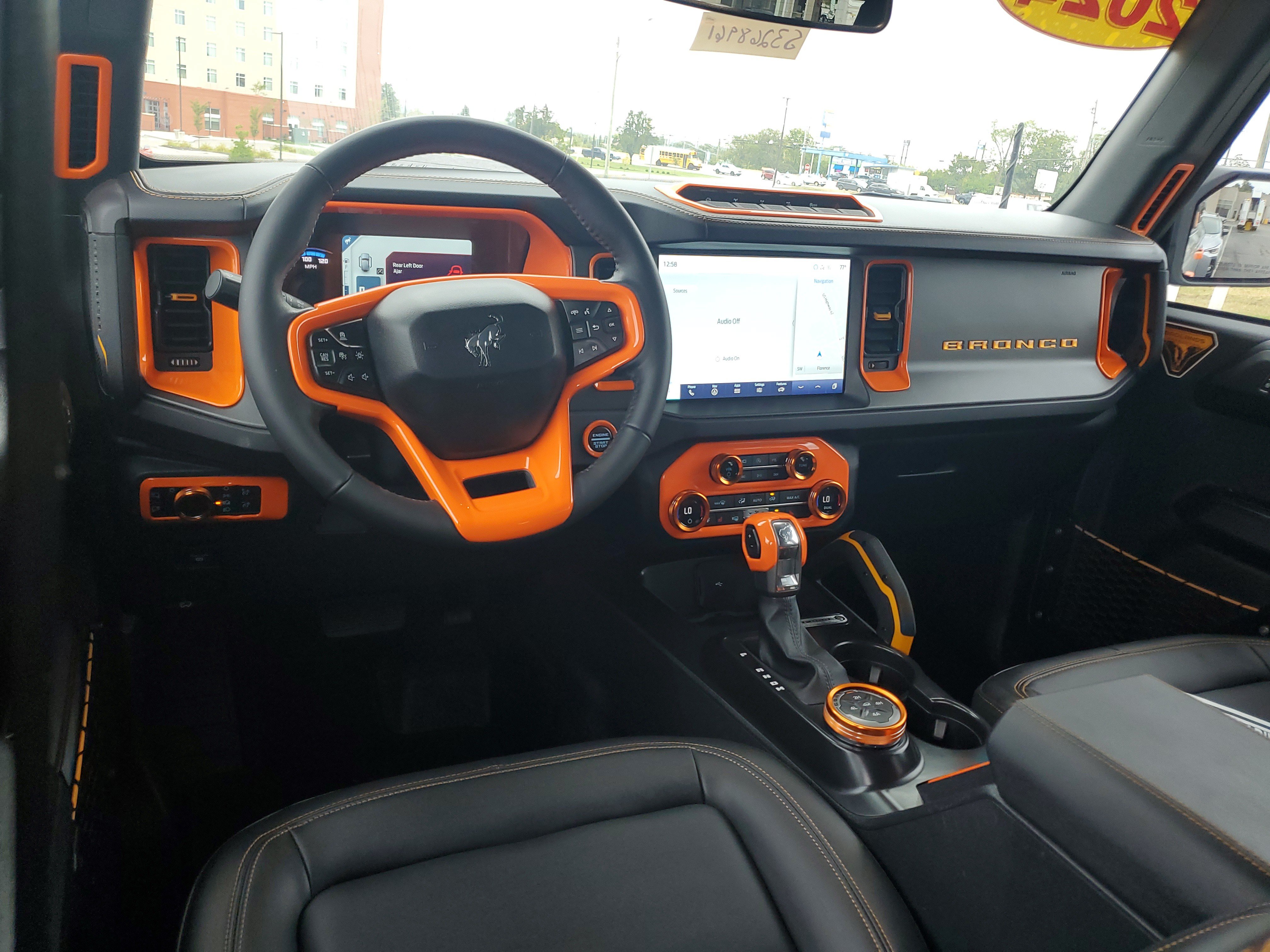 Used 2024 Ford Bronco Badlands AWD/4WD image 9