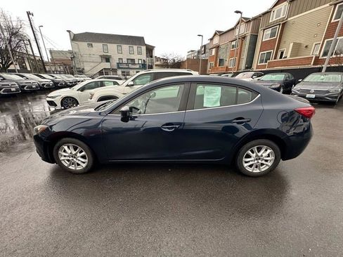 Used 2016 MAZDA MAZDA3 i Touring w/ Popular Equipment Package image 4