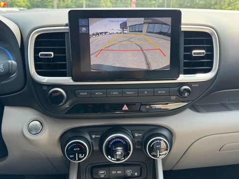 Used 2026 Hyundai Venue SEL FWD image 41