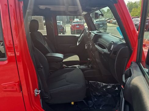 Used 2018 Jeep Wrangler Unlimited Sport S AWD/4WD image 6