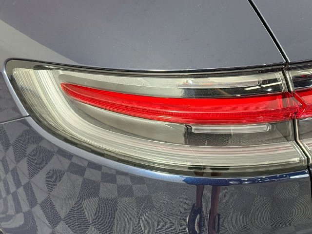 Used 2023 Porsche Macan AWD/4WD image 30