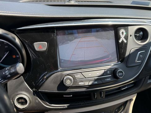 Used 2018 Buick Envision Essence w/ LPO, Active Package AWD/4WD image 15