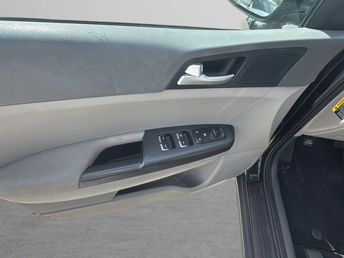 Used 2019 Kia Sportage LX FWD image 18