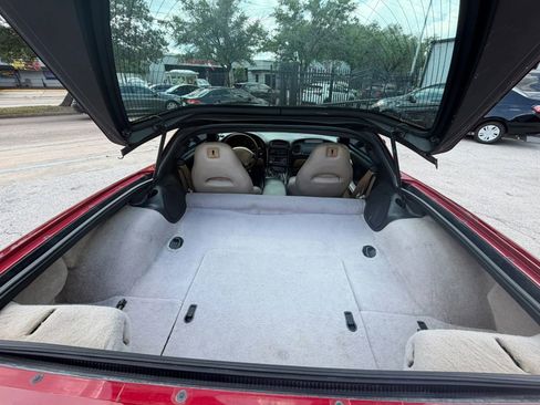 Used 2004 Chevrolet Corvette Coupe w/ Roof Package RWD image 19