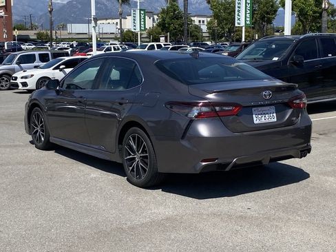 Used 2024 Toyota Camry SE FWD image 4