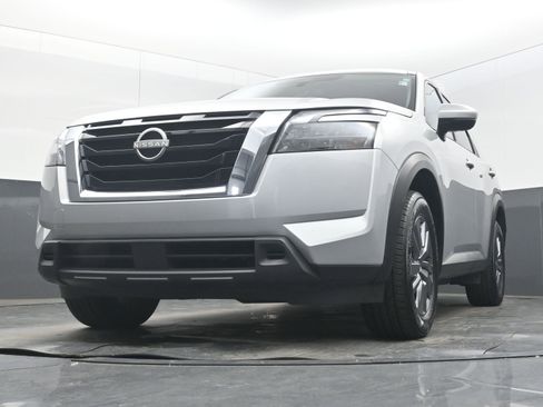 Used 2024 Nissan Pathfinder SV FWD image 25