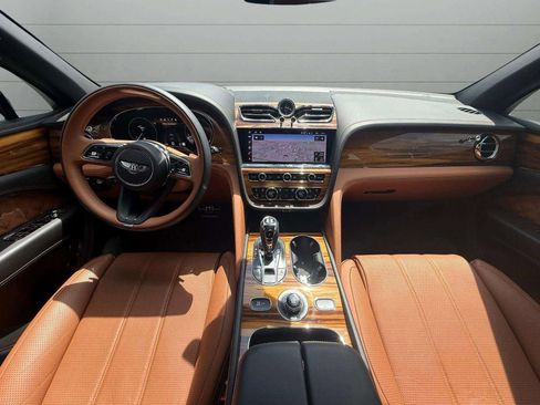 Certified 2021 Bentley Bentayga image 22