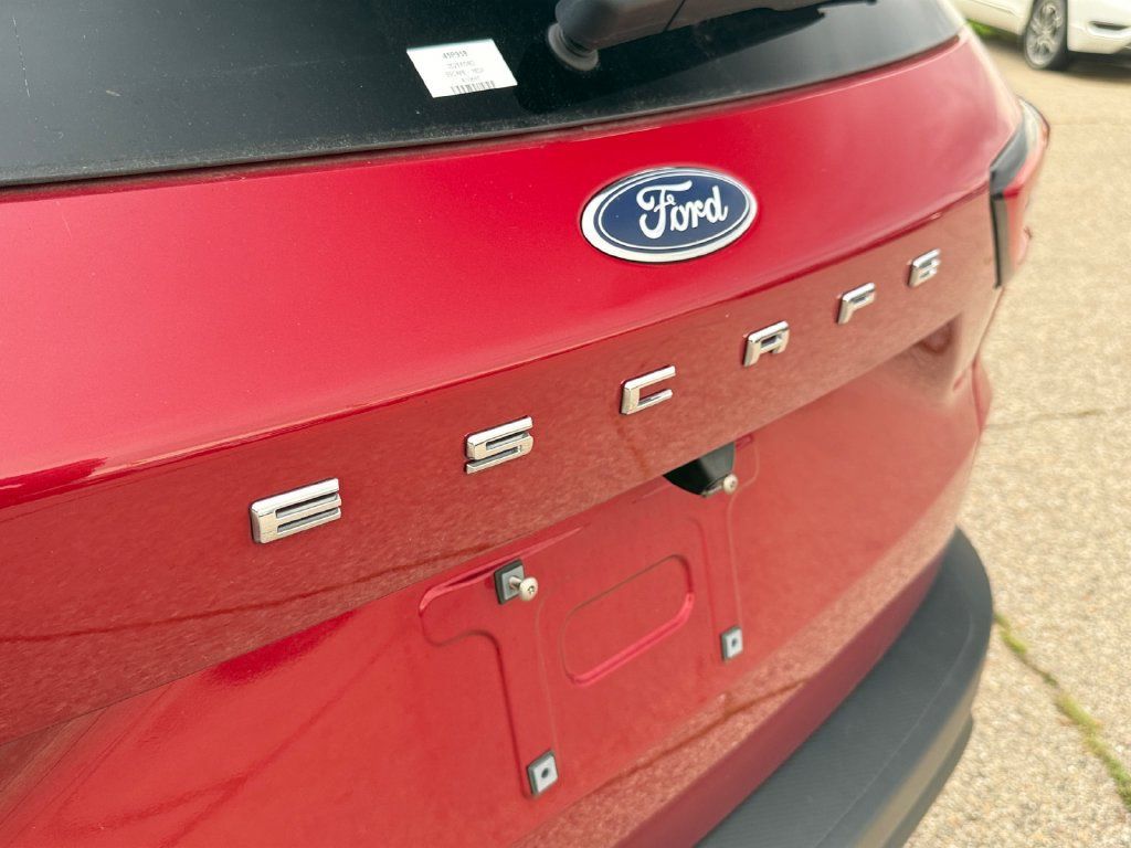 Used 2025 Ford Escape ST-Line FWD image 34