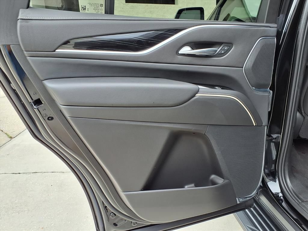 Used 2024 Cadillac Escalade Sport AWD/4WD image 18