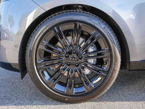 New 2026 Land Rover Range Rover SE image 11
