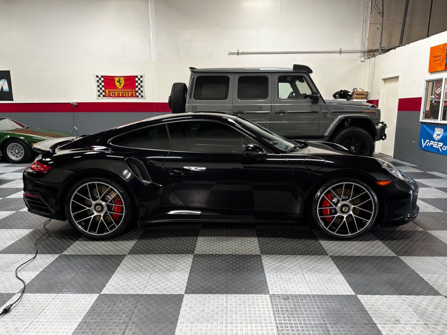Used 2017 Porsche 911 Turbo Coupe AWD/4WD image 4