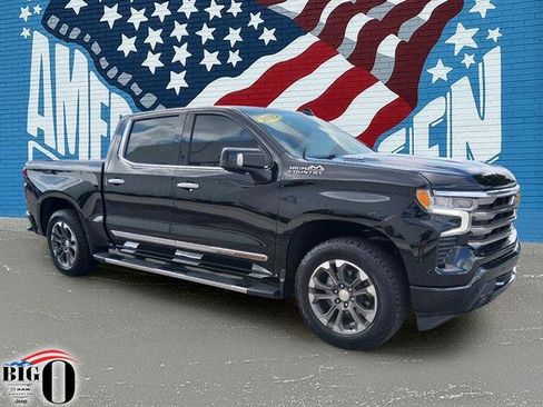Used 2022 Chevrolet Silverado 1500 High Country w/ High Country Premium Package AWD/4WD image 1