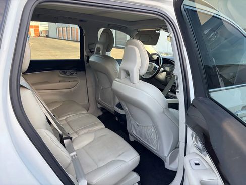 Used 2017 Volvo XC90 T5 Momentum w/ Vision Package image 12