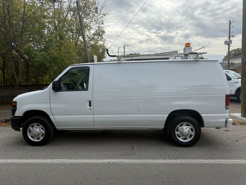 Used 2013 Ford E-150 and Econoline 150 w/ PWR Group image 2