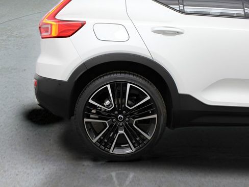 New 2026 Volvo XC40 B5 Ultra w/ Protection Package Premier image 14