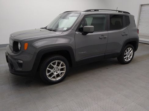 Used 2020 Jeep Renegade Latitude w/ Cold Weather Group AWD/4WD image 2