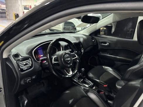 Used 2020 Jeep Compass Latitude AWD/4WD image 10
