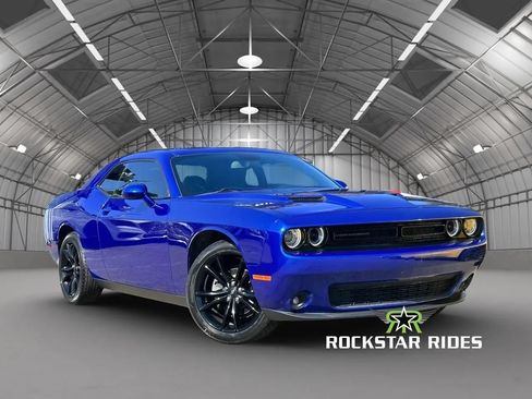 Used 2018 Dodge Challenger SXT w/ Blacktop Package RWD image 3