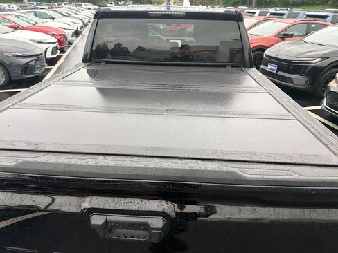 Used 2025 Toyota Tacoma TRD Off-Road AWD/4WD image 9