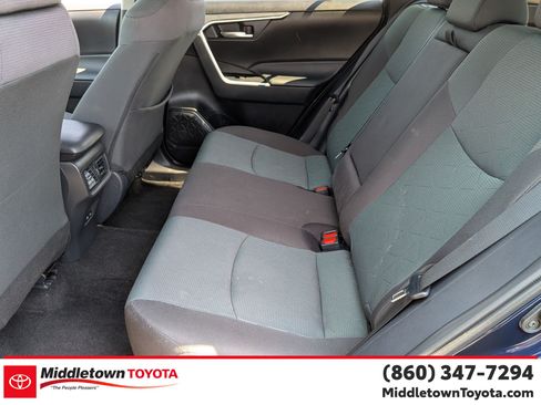 Used 2025 Toyota RAV4 XLE AWD/4WD image 34