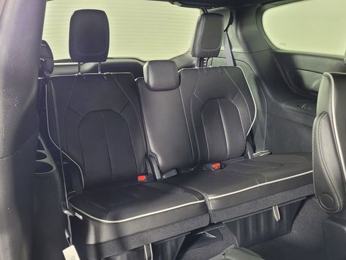 New 2026 Chrysler Pacifica Limited w/ S Appearance Package image 40