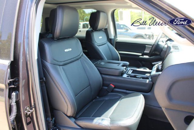 New 2027 Ford Expedition Platinum w/ Driver's Package RWD image 7