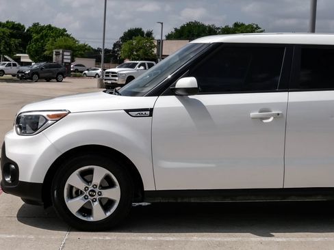 Used 2017 Kia Soul w/ Convenience Package FWD image 14