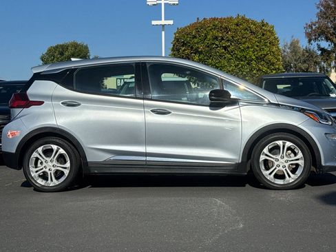 Used 2017 Chevrolet Bolt LT FWD image 4