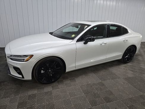 Used 2024 Volvo S60 B5 Plus w/ Climate Package AWD/4WD image 6