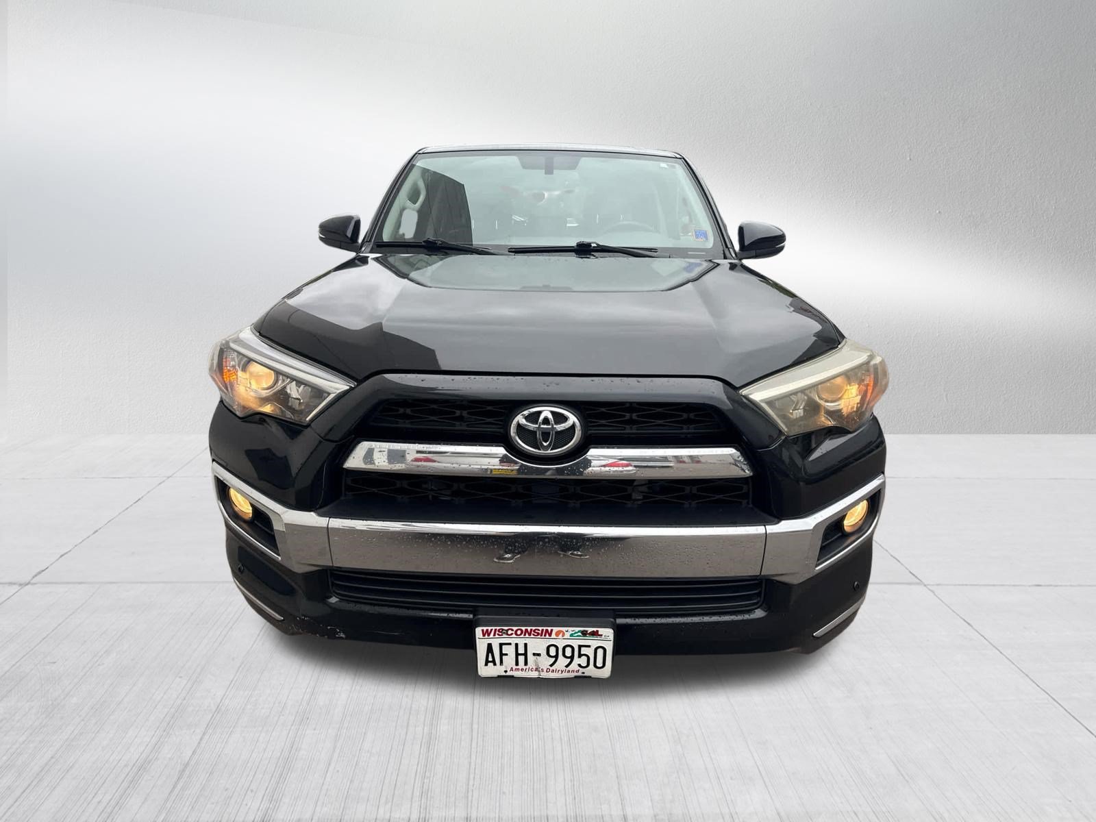 Used 2017 Toyota 4Runner Limited AWD/4WD image 2