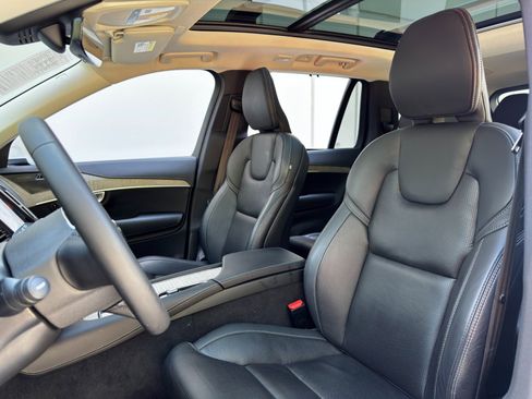 Used 2023 Volvo XC90 T8 Ultimate w/ Protection Package Premier image 41