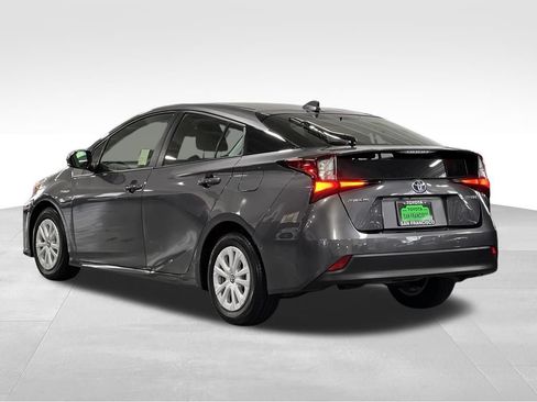 Certified 2022 Toyota Prius LE FWD image 3