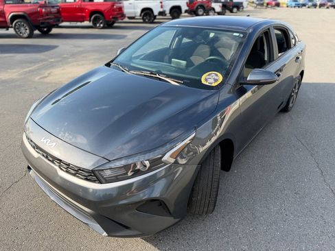 Used 2022 Kia Forte LXS w/ LXS Technology Package FWD image 15
