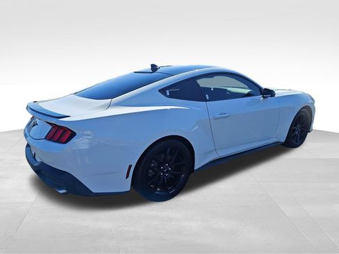 Used 2024 Ford Mustang Coupe RWD image 5