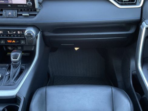 Used 2019 Toyota RAV4 XSE image 28