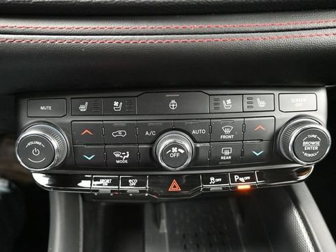 Used 2025 Dodge Durango R/T AWD/4WD image 33