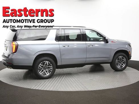 Used 2025 Chevrolet Suburban Z71 AWD/4WD image 47