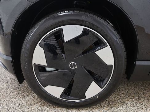 New 2025 Volvo EX30 Ultra w/ Protection Package Premier image 12