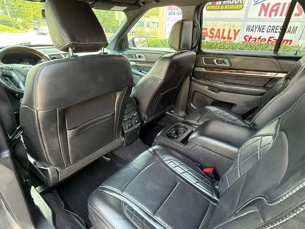 Used 2018 Ford Explorer Platinum AWD/4WD image 16
