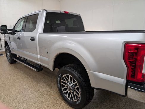 Used 2018 Ford F250 XLT w/ XLT Value Package image 3